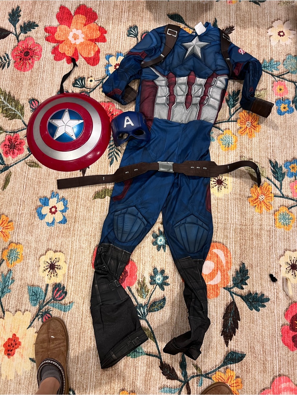 Kids Captain America costume with belt, mask and shield